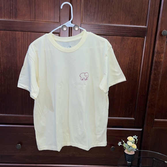 Ivory Ella Elephant T-Shirt Women's Size Small Short Sleeve Crew Neck nwot - Picture 2 of 6